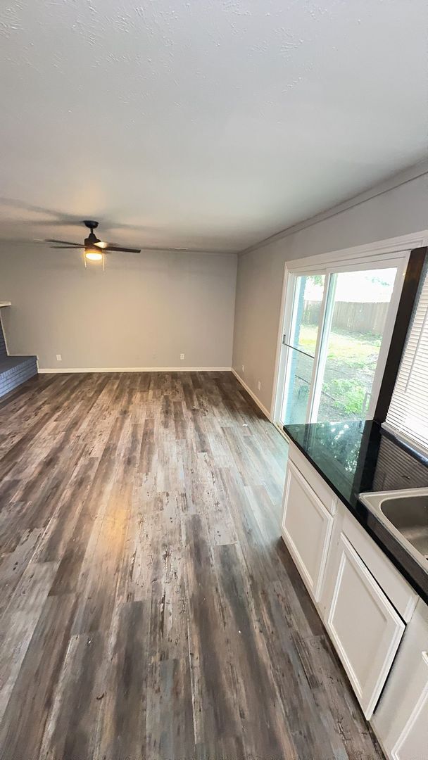 Building Photo - Beautiful 3 Bedroom House in Plano