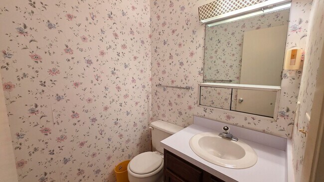 60 Woodland Dr Unit 205
