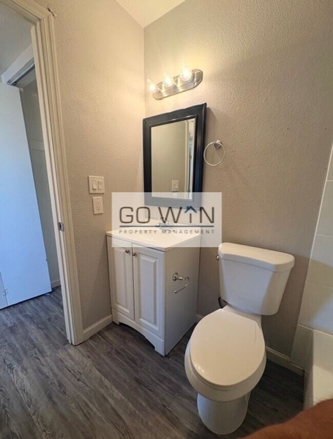 Photo - 6621 West Myrtle Ave Unit 4