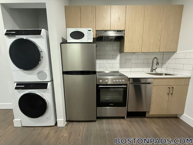 Photo - 270 Newbury St Unit 10