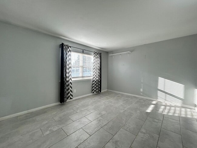Photo - Charming 4-Bedroom Cul-de-Sac Home in Virginia Beach "ASK ABOUT OUR ZERO DEPOSIT"