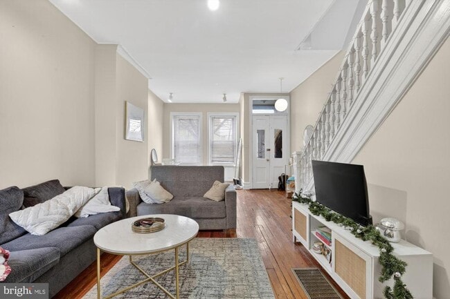 Photo - 2322 Poplar St