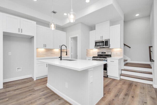 Photo - 2333 Hoskins Dr