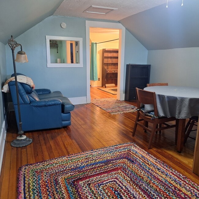 Photo - 1400 E Chilhowie Ave Unit 2