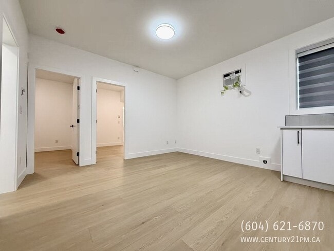 Photo - 7479-149A 149a St