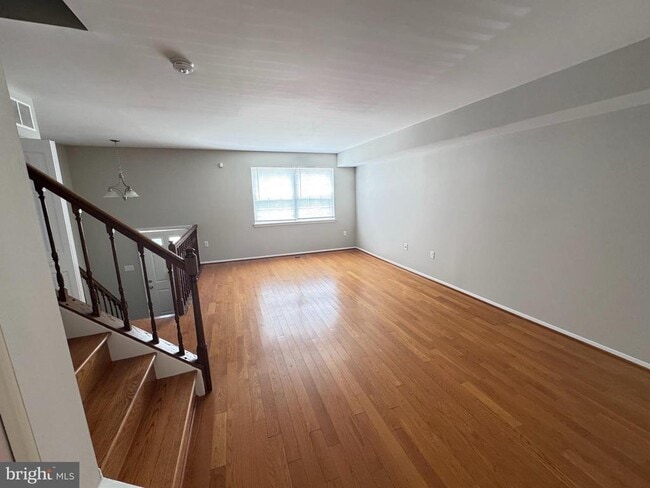 Photo - 732 Wilton Farm Dr