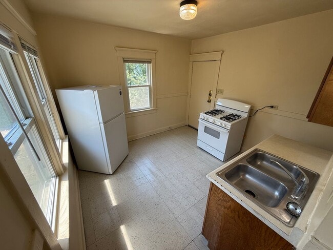 Building Photo - 2757-2759 N 36th St Unit 2759 N 36th St