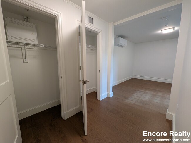 Photo - 1168 Massachusetts Ave