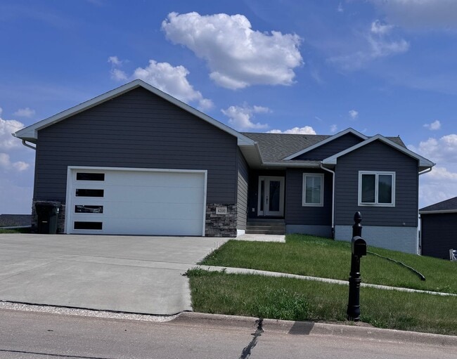 $2800 - 4 Bed 3 Bath Home in Westside Siou... - $2800 - 4 Bed 3 Bath Home in Westside Siou...