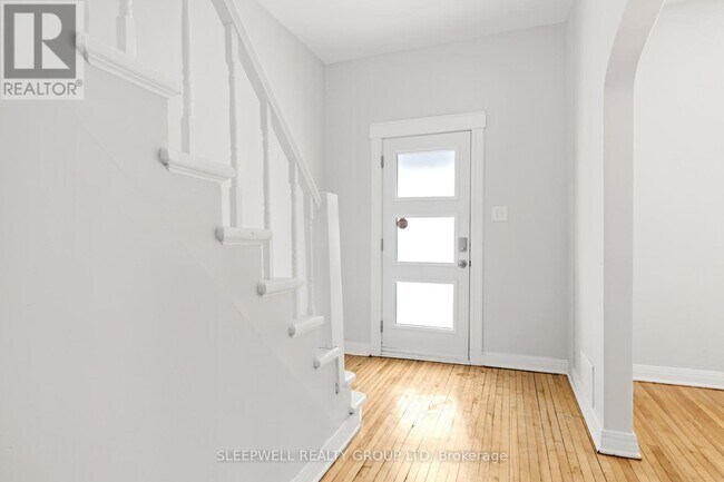 Photo - 481 Besserer St