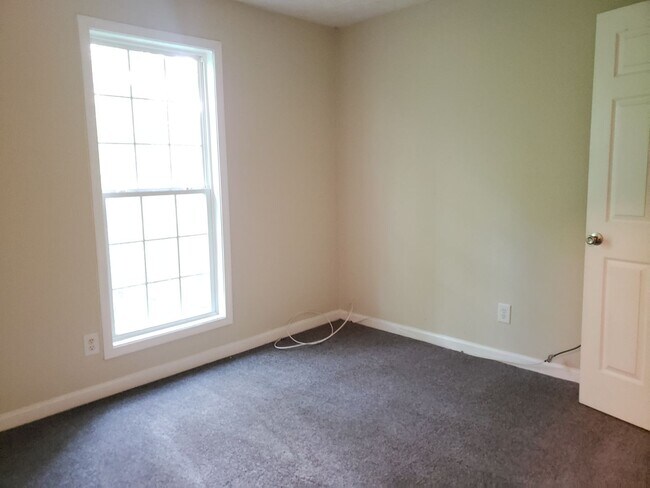 Photo - Cul-de-sac home ready to move in!