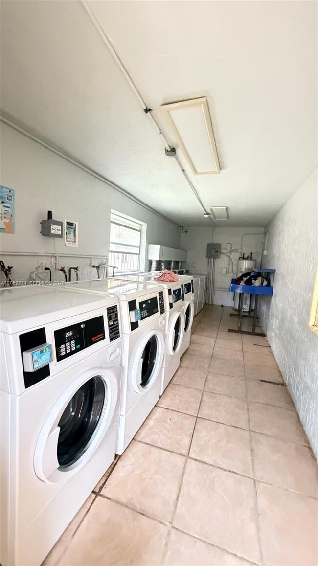 Photo - 101 NE 41st St Unidad B35