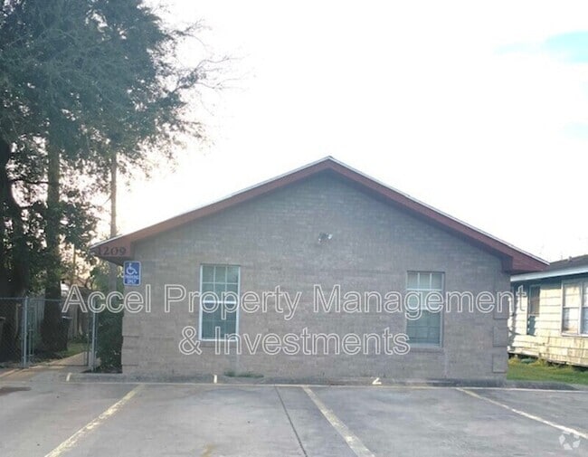 Building Photo - 1209 N Keralum Ave Unit 3 Rental