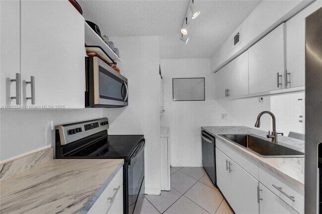 Photo - 333 SW 86th Ave Unit 206