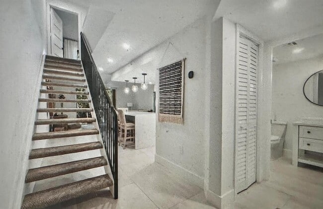 Photo - 1100 Scotia Dr Unit 105