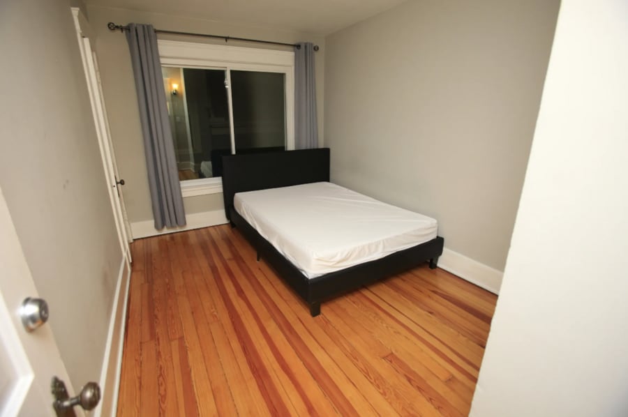 Photo - 907 Sybil St