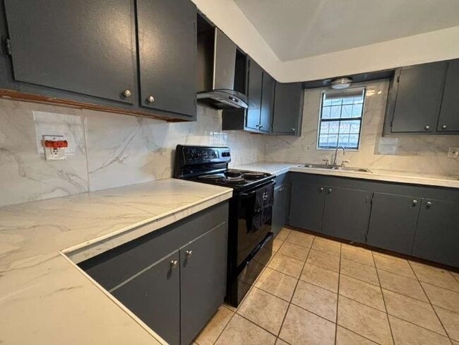 315 Alicante Dr
