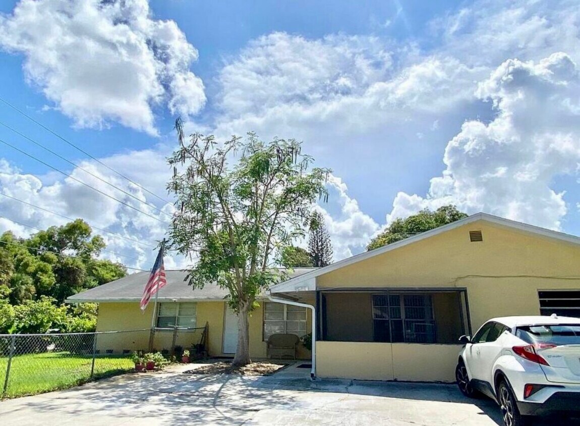 Photo - 3278 SE Ferndale Ave (Stuart, FL)