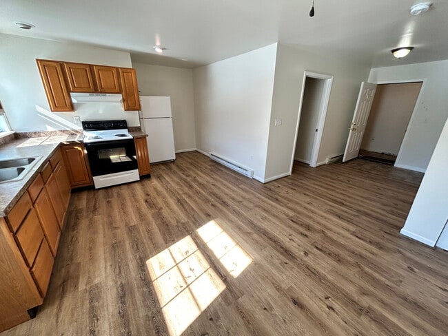 Photo - 231 Constant Ave