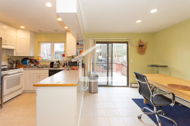 Photo - 148 Thorndike St Casa