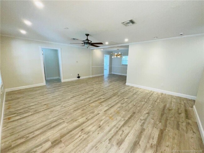 Photo - 2061 NE Hoya Calle