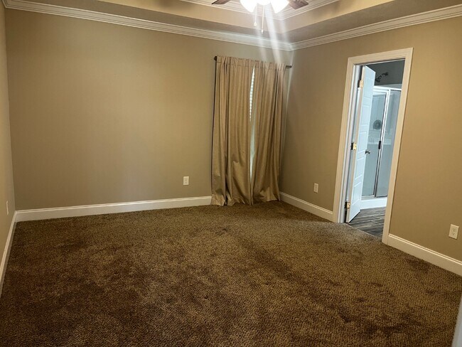 Photo - 119 Livingston Way