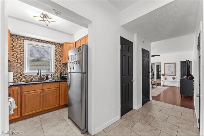 Photo - 3915 John Ave