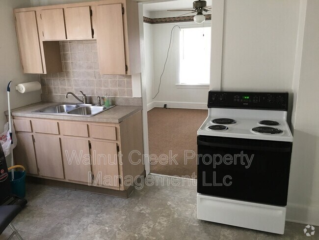 Building Photo - 1593 Winchester Ave Unit Down Rental