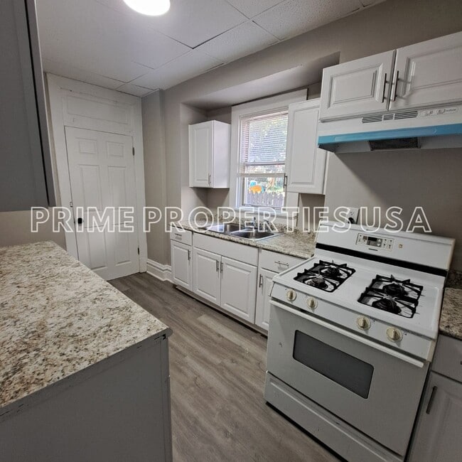 Photo - 305 Anthony St