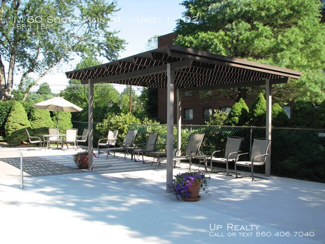 Photo - 1160 S Main St Unidad : 1-102