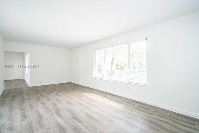 Photo - 1750 S Treasure Dr Unidad 1