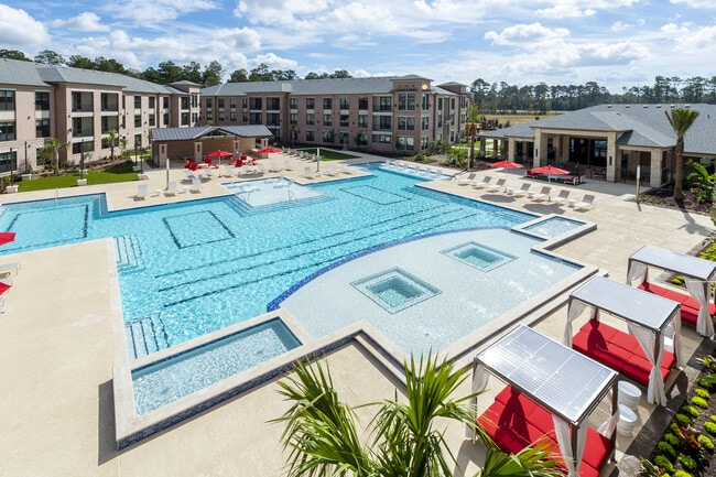 Pool - Imperial Oaks Square