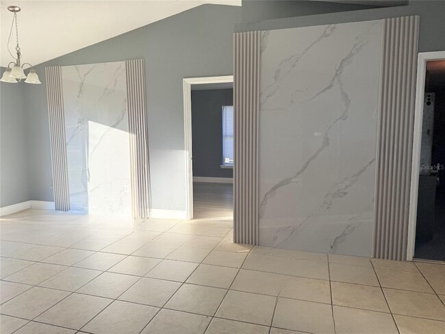 Photo - 635 Parakeet Ct