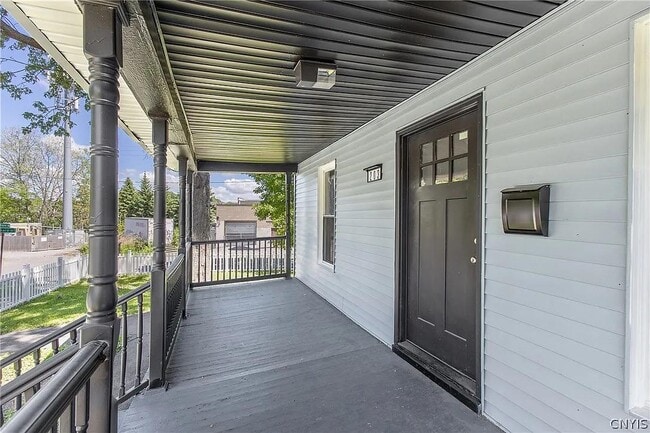 Photo - 203 Maple St
