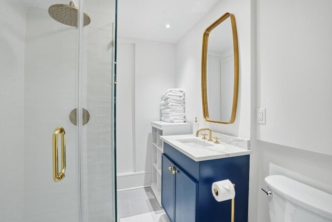 Photo - 705 Barnard St