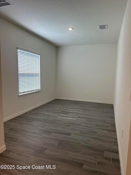 Photo - 852 Remsen Ave NW