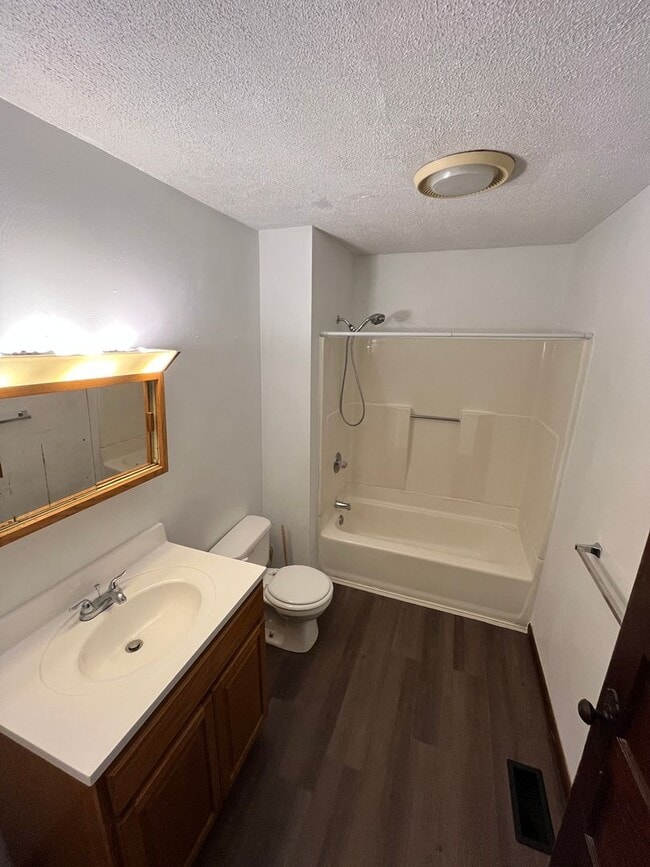 Photo - 549 Pine St Unit 1015 1/2 Catherine Street