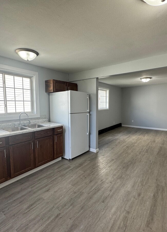 Building Photo - 417 S Jackson St Unit 2