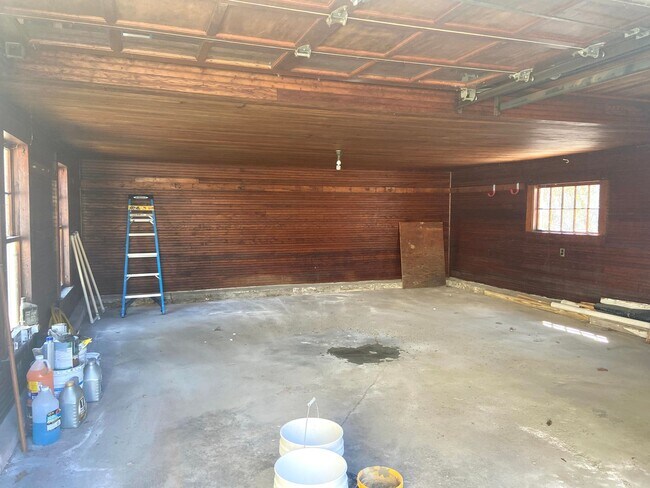 Photo - 4 bedroom single family home with two car ...