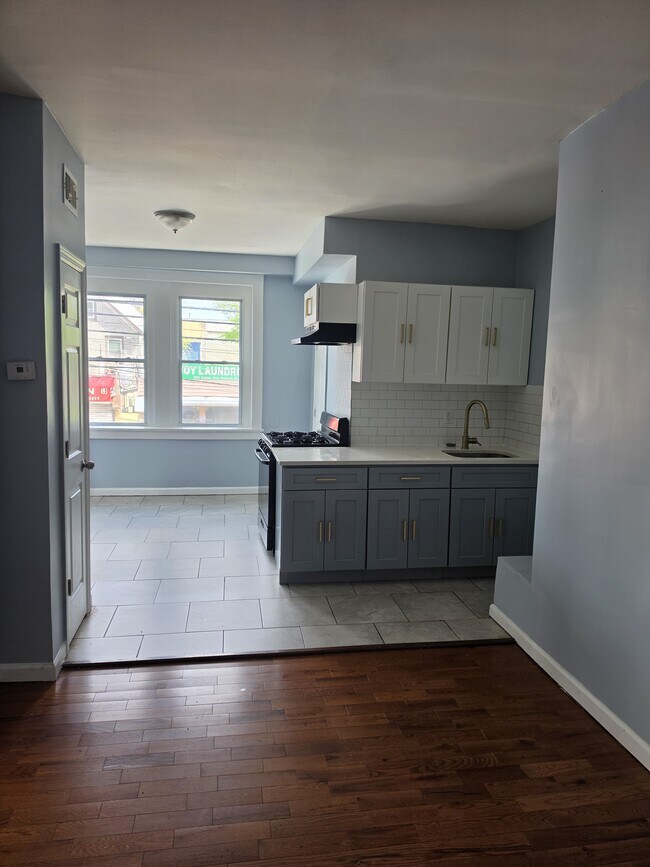 Photo - 300 Lyons Ave Unit 6