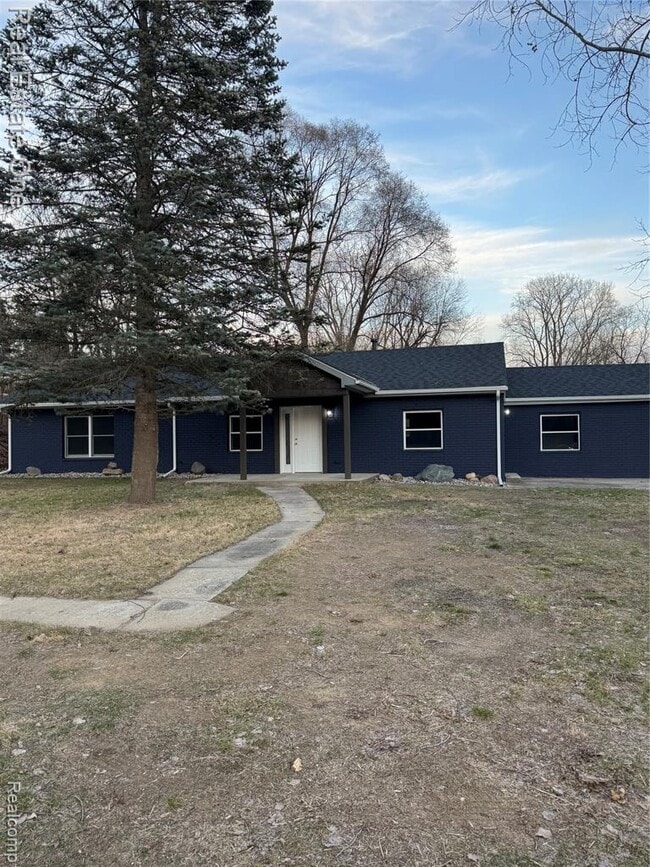 Photo - 7889 Chilson Rd