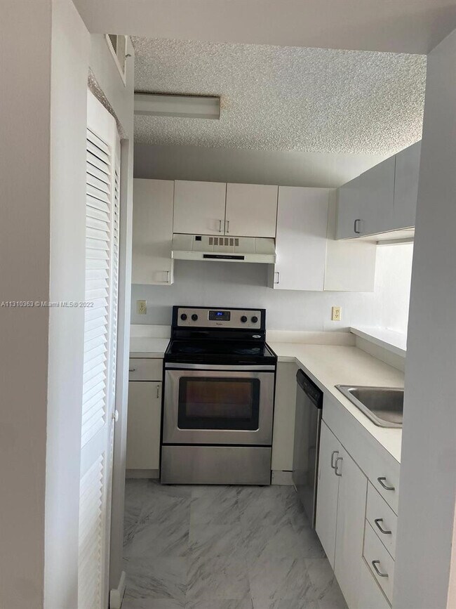 Photo - 8203 Glenmoor Dr Unit 8203