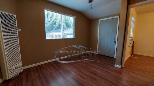 Photo - Cozy 2-bedroom 1 bath close to shopping and transportation