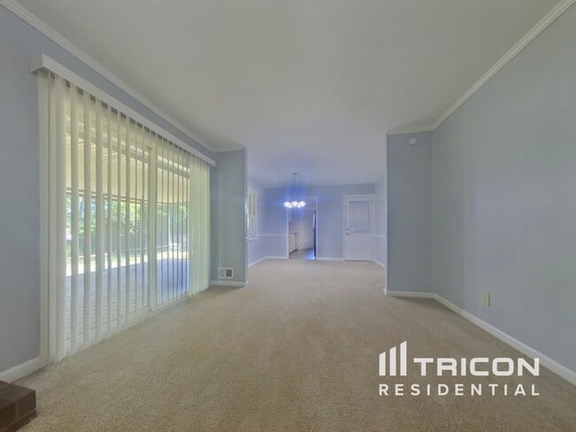 Photo - 490 Rocky Creek Dr