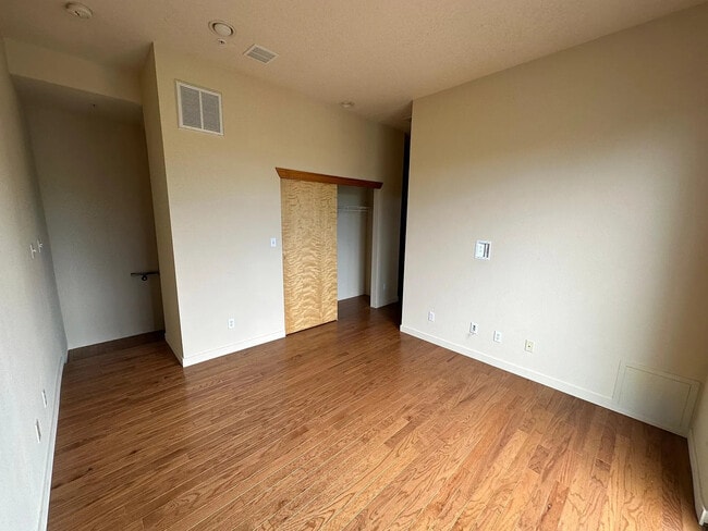 Photo - 873-895 Silver Ave SW