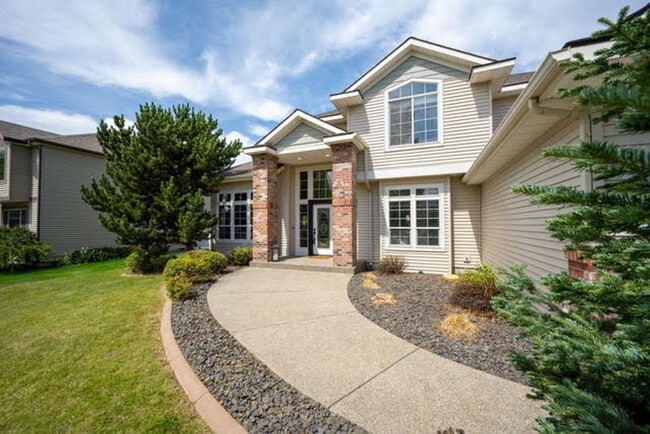 Building Photo - Strawberry Fields Neighborhood 4 bed 3 bath with office