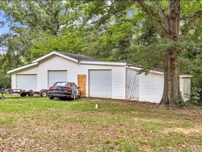 Photo - 2794 Lake Harbin Rd
