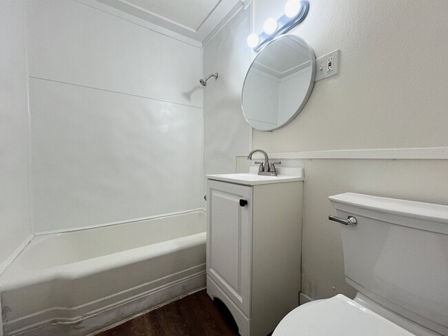 Photo - 46 Hawley St Unit 1- Lower