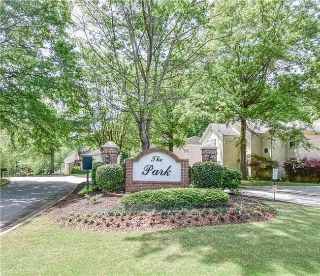 3115 Park Chase