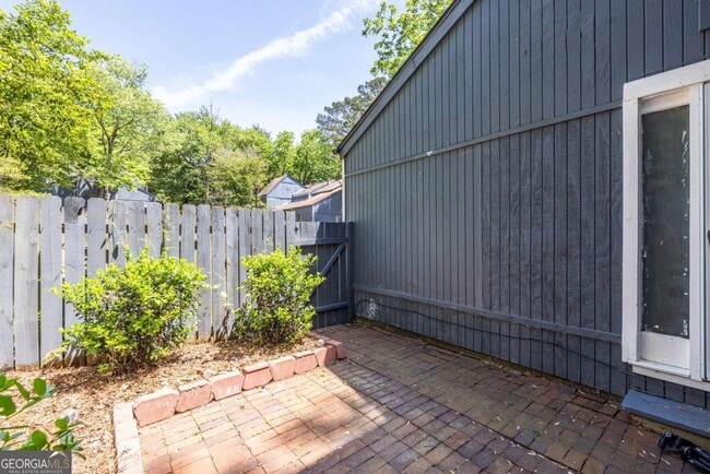 Photo - 1010 Mariners Ct